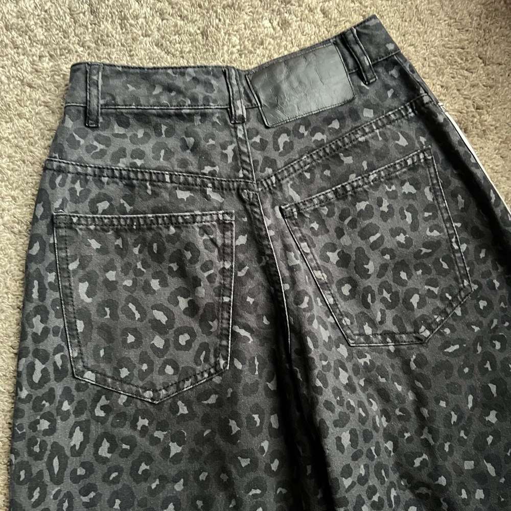 Adidas Originals Leopard Culotte Shorts Women’s XS W23 Wide Leg - Picture 3 of 4